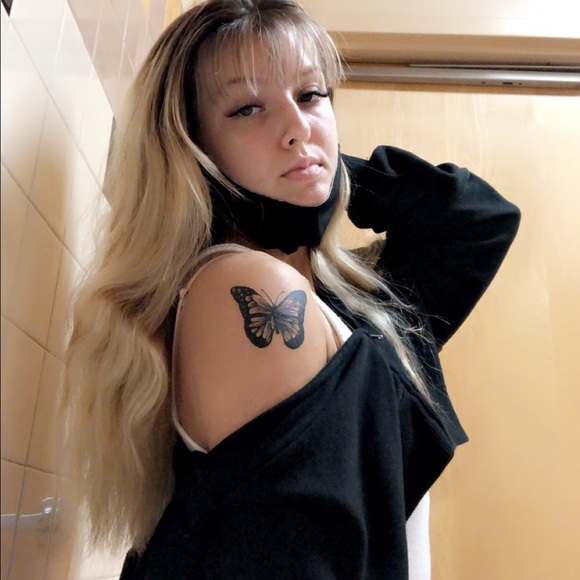 Meet your Posher, Trinitee - Picture 1 of 1